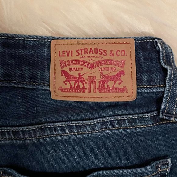 Levi's 535 Super Skinny Dark Wash Jeans - Picture 4 of 5